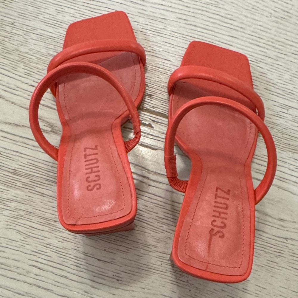 SCHUTZ Women's coral Sandals